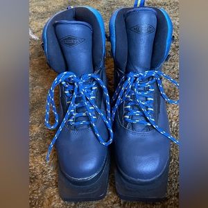 MERRELL Sz. 8.5 Black Cross Country Ski Boots With Blue Laces